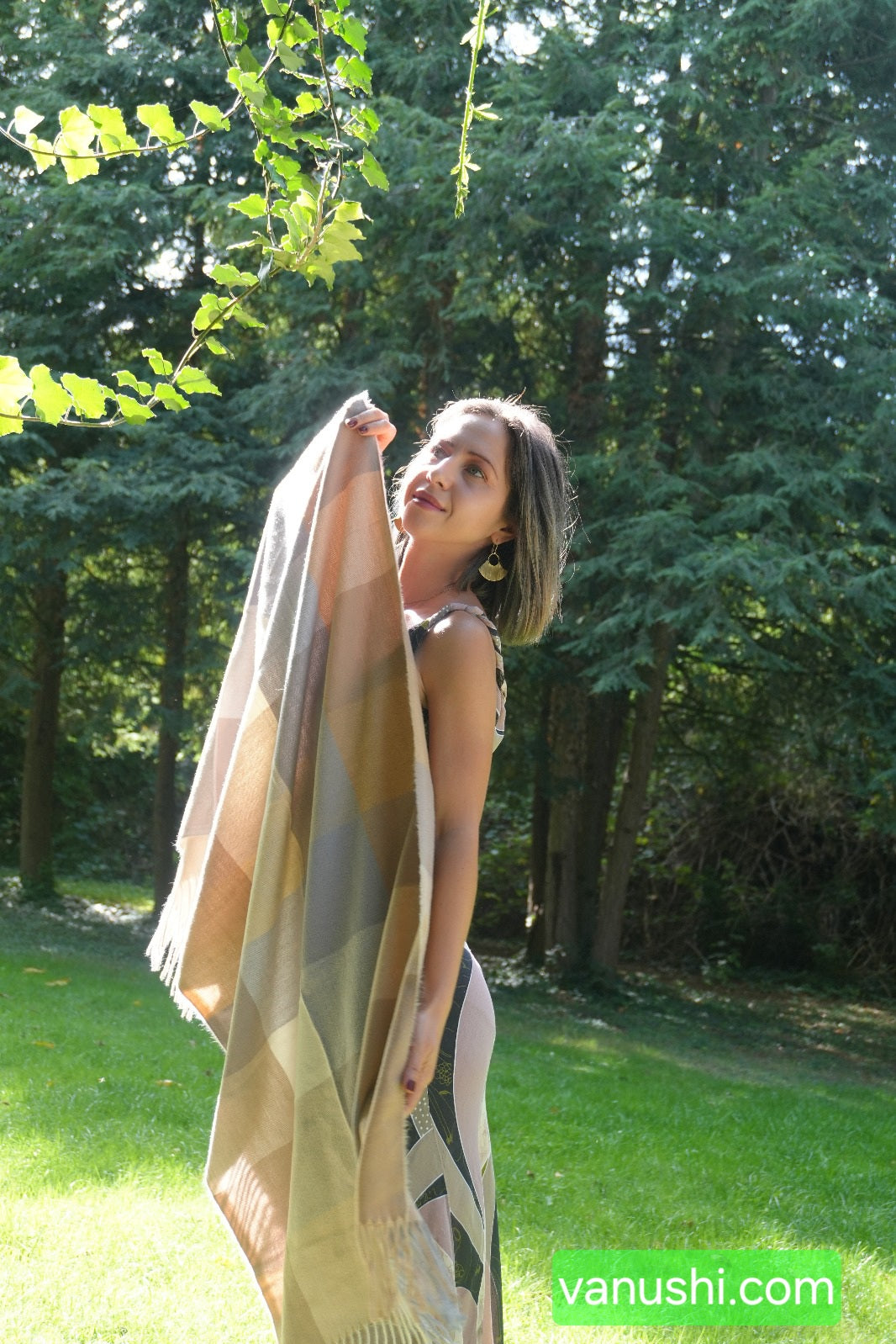 Plaid Damenschal aus Wolle – Weich, Warm & Stilvoll für Herbst und Winter